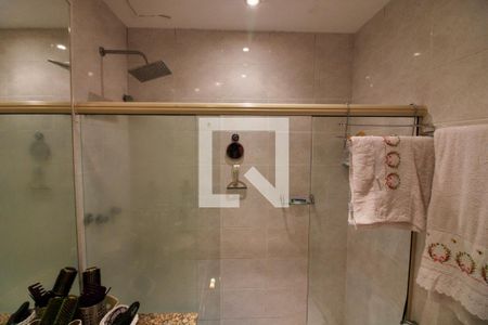 Apartamento à venda com 187m², 4 quartos e 2 vagas Apartamento à venda com 187m², 4 quartos e 2 vagasBanheiro da Suíte 2