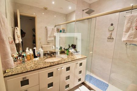 Apartamento à venda com 187m², 4 quartos e 2 vagas Apartamento à venda com 187m², 4 quartos e 2 vagasBanheiro da Suíte 2