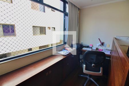 Apartamento à venda com 187m², 4 quartos e 2 vagas Apartamento à venda com 187m², 4 quartos e 2 vagasSuite 2