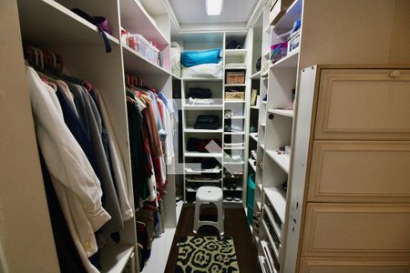 Apartamento à venda com 187m², 4 quartos e 2 vagas Apartamento à venda com 187m², 4 quartos e 2 vagasCloset da suíte 2