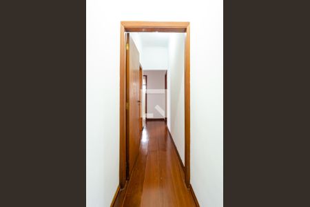 Casa para alugar com 225m², 3 quartos e 4 vagas Casa para alugar com 225m², 3 quartos e 4 vagasCorredor