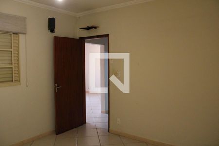 Casa à venda com 281m², 4 quartos e 3 vagas Casa à venda com 281m², 4 quartos e 3 vagasQUARTO 1 CASA DE BAIXO