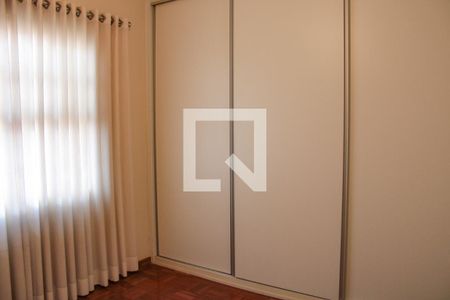 Casa à venda com 281m², 4 quartos e 3 vagas Casa à venda com 281m², 4 quartos e 3 vagasQUARTO 2