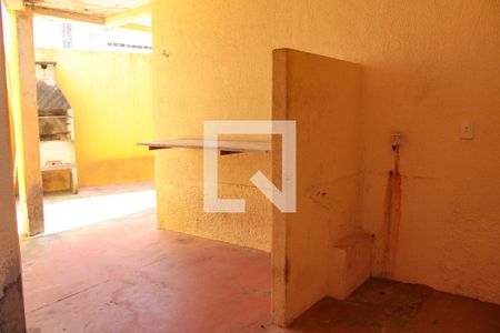 Casa à venda com 281m², 4 quartos e 3 vagas Casa à venda com 281m², 4 quartos e 3 vagasÁrea externa