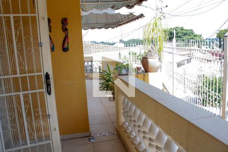 Casa à venda com 281m², 4 quartos e 3 vagas Casa à venda com 281m², 4 quartos e 3 vagasVARANDA