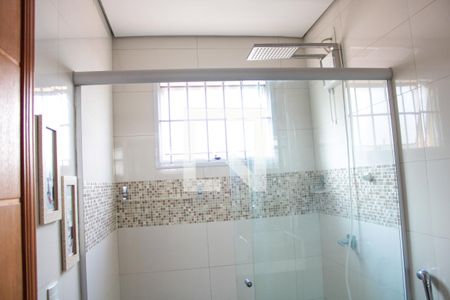 Casa à venda com 281m², 4 quartos e 3 vagas Casa à venda com 281m², 4 quartos e 3 vagasBANHEIRO SUITE