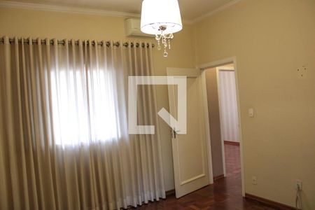 Casa à venda com 281m², 4 quartos e 3 vagas Casa à venda com 281m², 4 quartos e 3 vagasSUITE