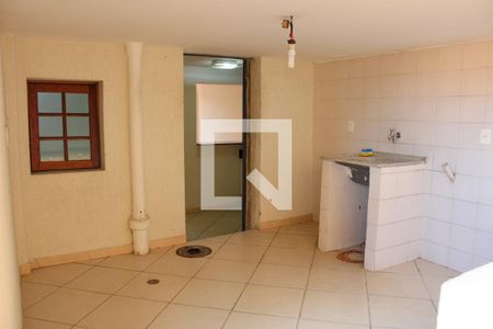 Casa à venda com 281m², 4 quartos e 3 vagas Casa à venda com 281m², 4 quartos e 3 vagasÁrea de Serviço