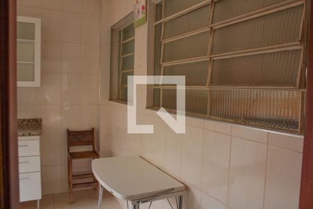 Casa à venda com 281m², 4 quartos e 3 vagas Casa à venda com 281m², 4 quartos e 3 vagascozinha 2