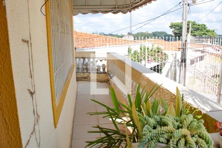 Casa à venda com 281m², 4 quartos e 3 vagas Casa à venda com 281m², 4 quartos e 3 vagasVARANDA