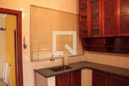 Casa à venda com 281m², 4 quartos e 3 vagas Casa à venda com 281m², 4 quartos e 3 vagasCozinha