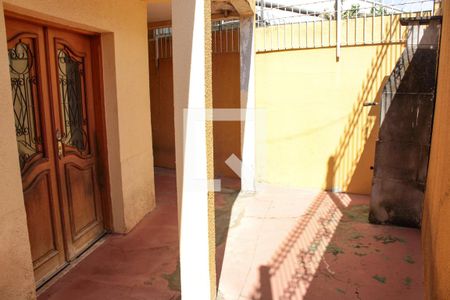 Casa à venda com 281m², 4 quartos e 3 vagas Casa à venda com 281m², 4 quartos e 3 vagasÁrea externa