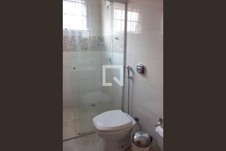 Casa à venda com 281m², 4 quartos e 3 vagas Casa à venda com 281m², 4 quartos e 3 vagasBANHEIRO SUITE