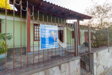 Casa à venda com 250m², 3 quartos e 1 vaga Casa à venda com 250m², 3 quartos e 1 vagaFachada