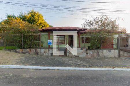 Casa à venda com 250m², 3 quartos e 1 vaga Casa à venda com 250m², 3 quartos e 1 vagaFachada
