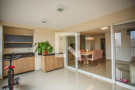 Apartamento à venda com 132m², 3 quartos e 3 vagas Apartamento à venda com 132m², 3 quartos e 3 vagasVaranda Gourmet