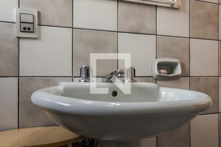 Apartamento à venda com 82m², 2 quartos e sem vaga Apartamento à venda com 82m², 2 quartos e sem vagaBanheiro