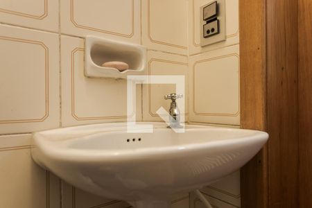 Apartamento à venda com 82m², 2 quartos e sem vaga Apartamento à venda com 82m², 2 quartos e sem vagaBanheiro de serviço