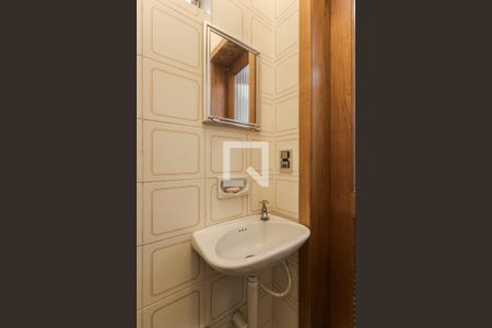 Apartamento à venda com 82m², 2 quartos e sem vaga Apartamento à venda com 82m², 2 quartos e sem vagaBanheiro de serviço