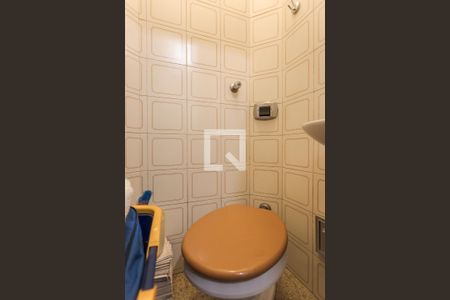 Apartamento à venda com 82m², 2 quartos e sem vaga Apartamento à venda com 82m², 2 quartos e sem vagaBanheiro de serviço