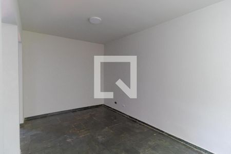 Casa à venda com 330m², 4 quartos e 4 vagas Casa à venda com 330m², 4 quartos e 4 vagasSala de Estar