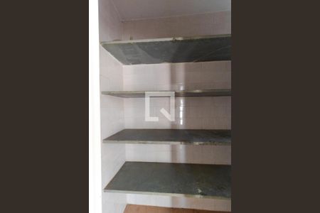 Casa à venda com 330m², 4 quartos e 4 vagas Casa à venda com 330m², 4 quartos e 4 vagasDespensa