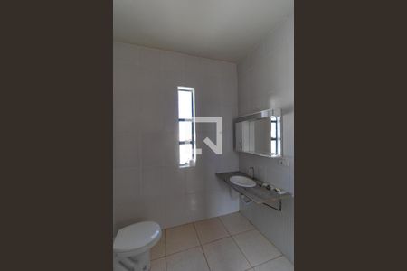 Casa à venda com 330m², 4 quartos e 4 vagas Casa à venda com 330m², 4 quartos e 4 vagasBanheiro