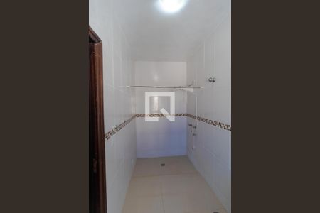 Casa à venda com 330m², 4 quartos e 4 vagas Casa à venda com 330m², 4 quartos e 4 vagasBanheiro da Suíte 02