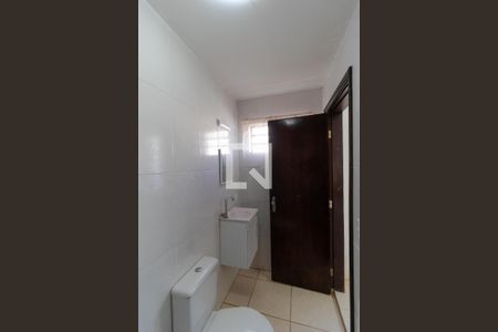 Casa à venda com 330m², 4 quartos e 4 vagas Casa à venda com 330m², 4 quartos e 4 vagasBanheiro da Suíte 01