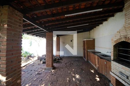 Casa à venda com 330m², 4 quartos e 4 vagas Casa à venda com 330m², 4 quartos e 4 vagasChurrasqueira