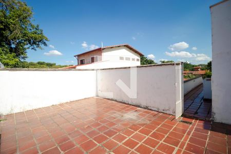 Casa à venda com 330m², 4 quartos e 4 vagas Casa à venda com 330m², 4 quartos e 4 vagasQuintal