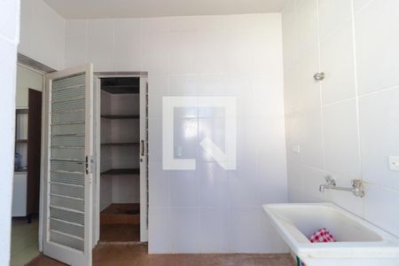 Casa à venda com 330m², 4 quartos e 4 vagas Casa à venda com 330m², 4 quartos e 4 vagasÁrea de Serviço