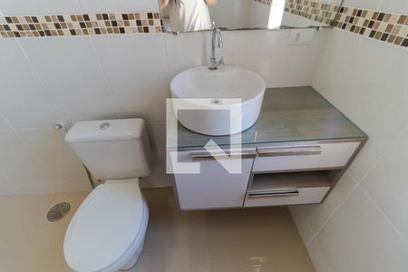 Casa à venda com 330m², 4 quartos e 4 vagas Casa à venda com 330m², 4 quartos e 4 vagasBanheiro da Suíte 02
