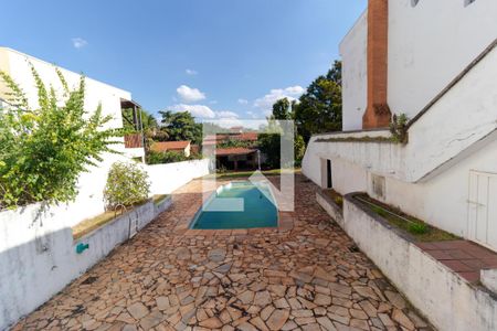 Casa à venda com 330m², 4 quartos e 4 vagas Casa à venda com 330m², 4 quartos e 4 vagasPiscina