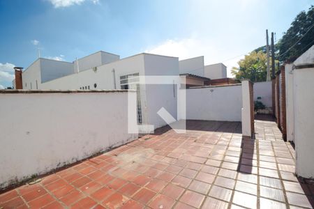 Casa à venda com 330m², 4 quartos e 4 vagas Casa à venda com 330m², 4 quartos e 4 vagasQuintal