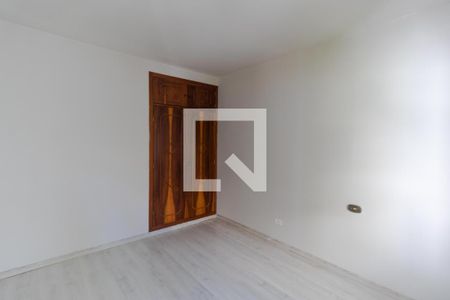 Casa à venda com 330m², 4 quartos e 4 vagas Casa à venda com 330m², 4 quartos e 4 vagasQuarto 01