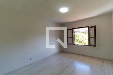 Casa à venda com 330m², 4 quartos e 4 vagas Casa à venda com 330m², 4 quartos e 4 vagasSuíte 02