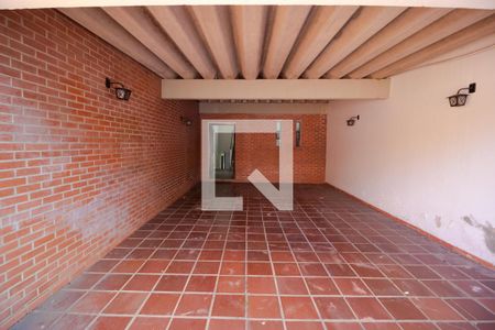 Casa à venda com 330m², 4 quartos e 4 vagas Casa à venda com 330m², 4 quartos e 4 vagasGaragem