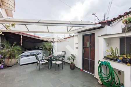Casa à venda com 188m², 3 quartos e 3 vagasQuintal