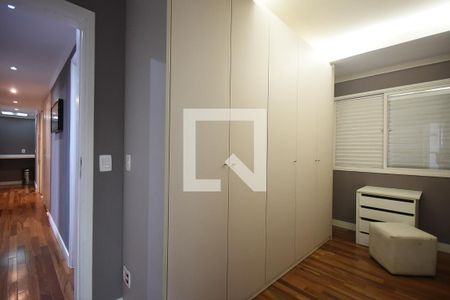 Apartamento à venda com 220m², 3 quartos e 5 vagas Apartamento à venda com 220m², 3 quartos e 5 vagasArmário da suíte 3