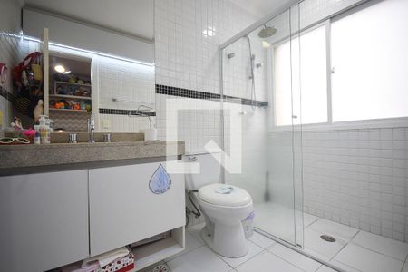 Apartamento à venda com 220m², 3 quartos e 5 vagas Apartamento à venda com 220m², 3 quartos e 5 vagasVista da suíte 2