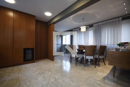 Apartamento à venda com 220m², 3 quartos e 5 vagas Apartamento à venda com 220m², 3 quartos e 5 vagasSala de jantar da cobertura