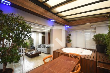 Apartamento à venda com 220m², 3 quartos e 5 vagas Apartamento à venda com 220m², 3 quartos e 5 vagasVaranda da cobertura