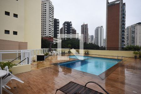 Apartamento à venda com 220m², 3 quartos e 5 vagas Apartamento à venda com 220m², 3 quartos e 5 vagasPiscina
