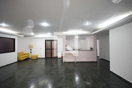Apartamento à venda com 220m², 3 quartos e 5 vagas Apartamento à venda com 220m², 3 quartos e 5 vagasSalão de festa