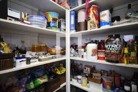 Apartamento à venda com 220m², 3 quartos e 5 vagas Apartamento à venda com 220m², 3 quartos e 5 vagasDespensa