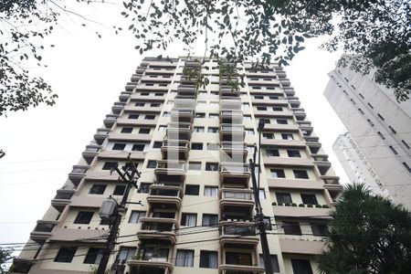 Apartamento à venda com 220m², 3 quartos e 5 vagas Apartamento à venda com 220m², 3 quartos e 5 vagasFachada