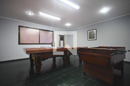 Apartamento à venda com 220m², 3 quartos e 5 vagas Apartamento à venda com 220m², 3 quartos e 5 vagasSalão de jogos