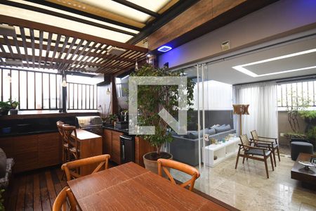 Apartamento à venda com 220m², 3 quartos e 5 vagas Apartamento à venda com 220m², 3 quartos e 5 vagasVaranda da cobertura