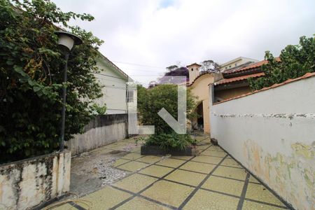 Casa à venda com 300m², 3 quartos e 2 vagasÁrea de Serviço